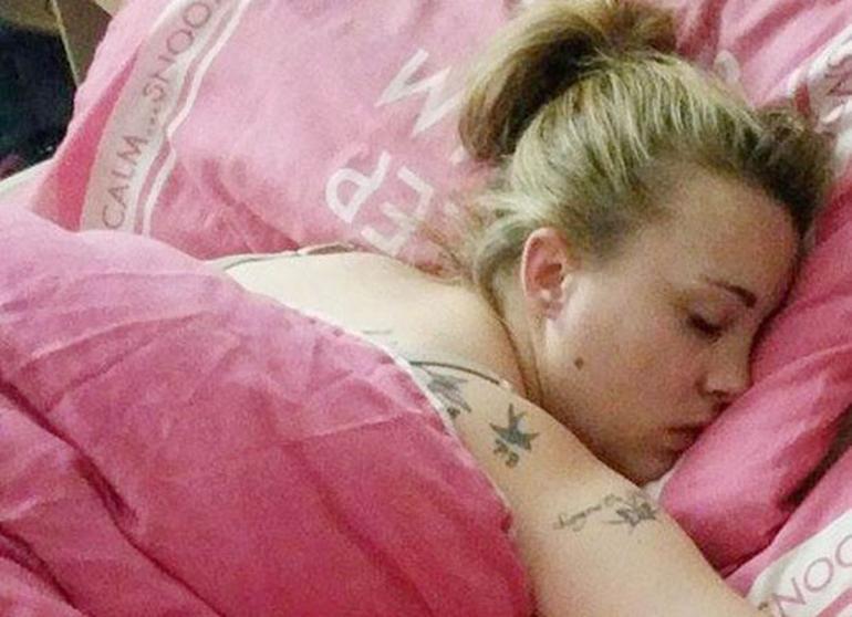 Çocuğunu uyurken doğurdu! Şaka değil gerçek - Resim: 0