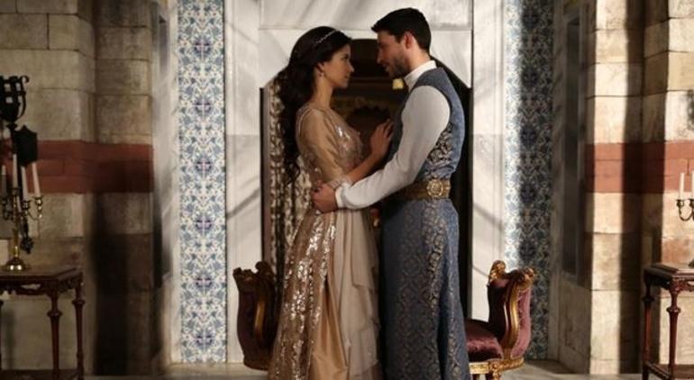 Muhteşem Yüzyıl Kösem'i Beren bile kurtaramadı! - Resim: 0