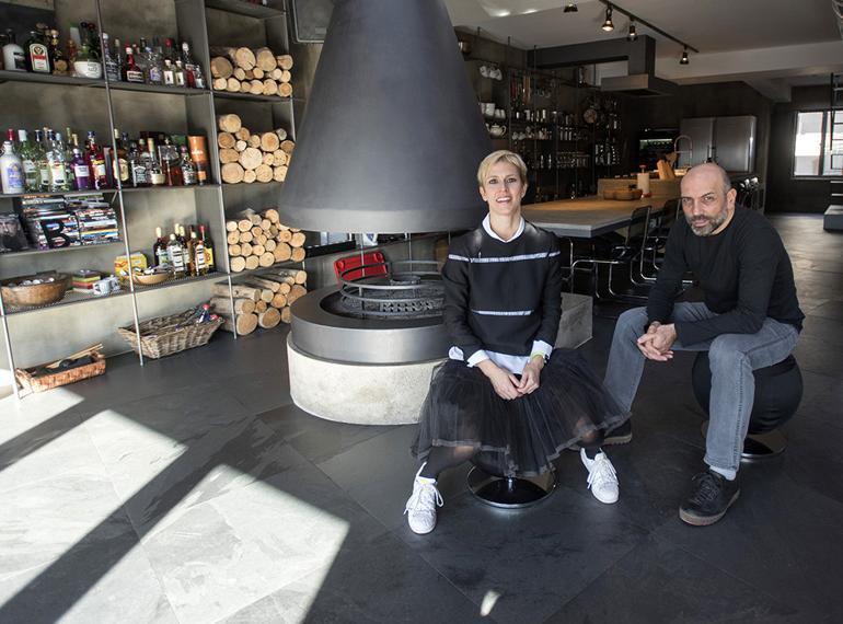 Karaköy Loft'un içmimarları Yasemin Arpaç ve Sabahattin Emir'den