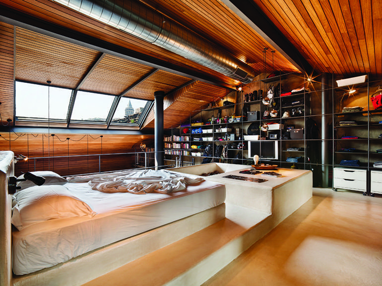 Karaköy Loft'un içmimarları Yasemin Arpaç ve Sabahattin Emir'den