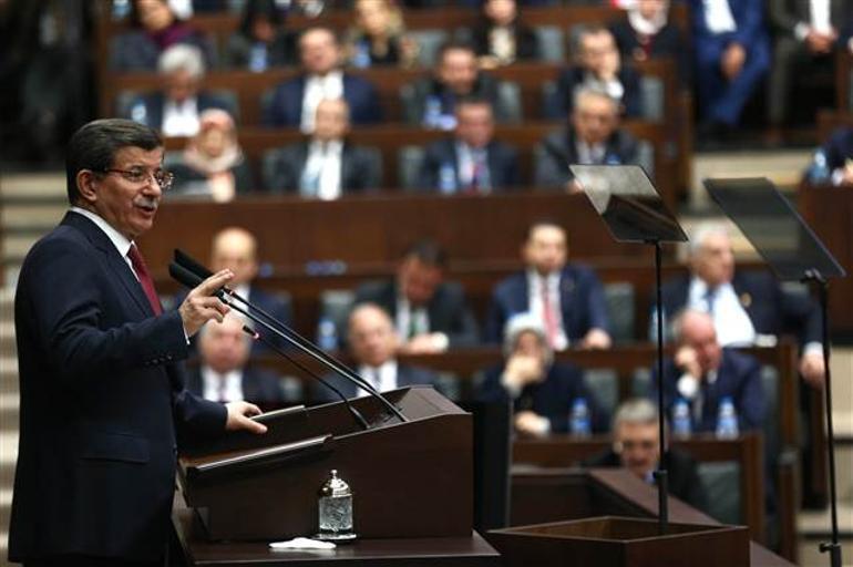 Başbakan Davutoğlu: Tek tek elimizde Rusyanın attığı her bombanın nereye düştüğünün bilgisi var