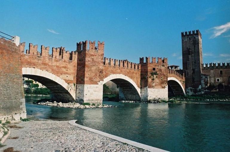 Romeo ve Julietin romantik şehri Verona