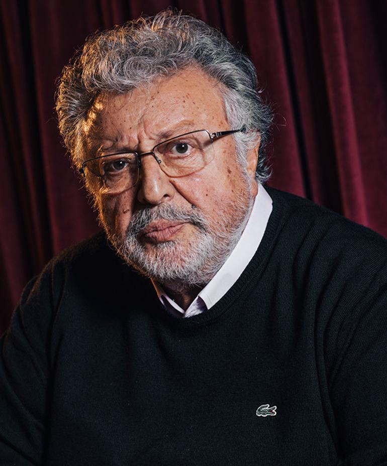 Метин акпинар в молодости. Метин акпинар. Метин акпинар. Метин акпинар. Метин акпинар в молодости.