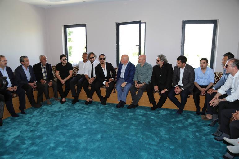 ‘Salt Bae’ inaugurates mosque in his Turkish hometown