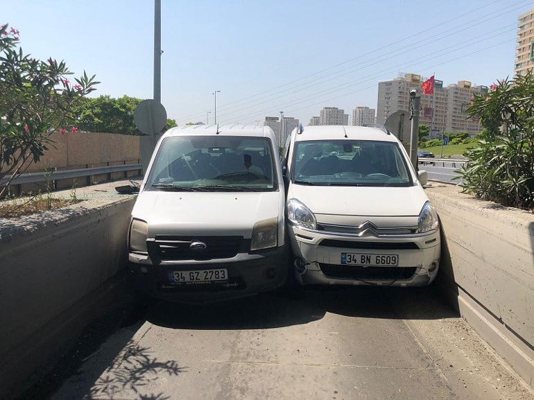Stubborn drivers get stuck at toll gate in Istanbul