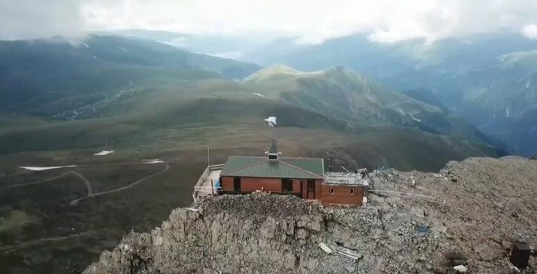 Unique Turkish cliffside mosque entices tourists