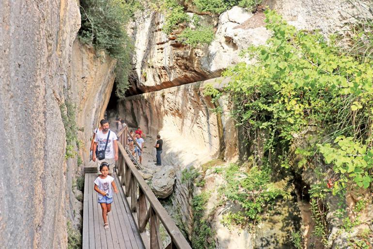 Roman-era tunnel in Hatay built by prisoners