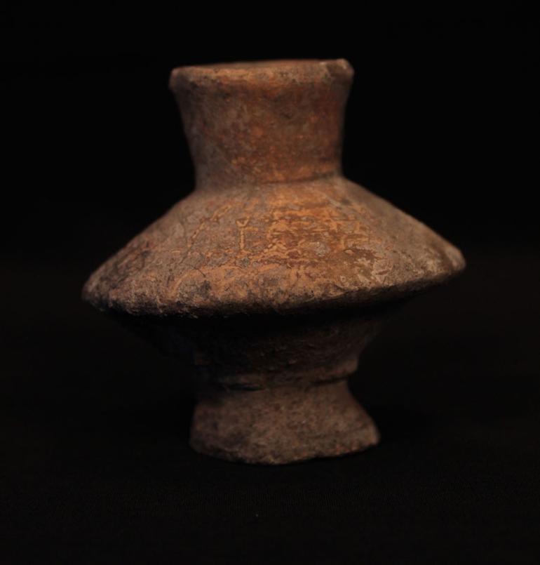 Eye cream jar among items in ancient tomb found in Turkey’s west