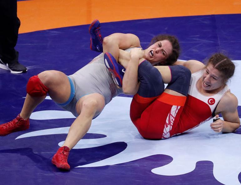 Turkey’s Yasemin Adar wins silver in world wrestling