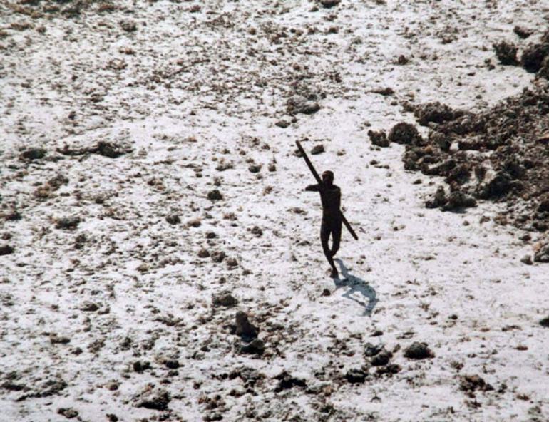 US missionarys body could be lost in battle to preserve isolated tribe