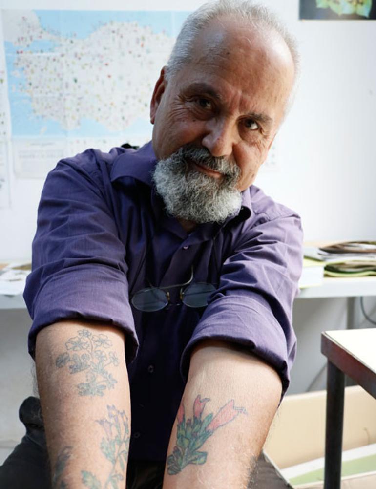 Turkish academic has tattoos of plants he discovered on his arm