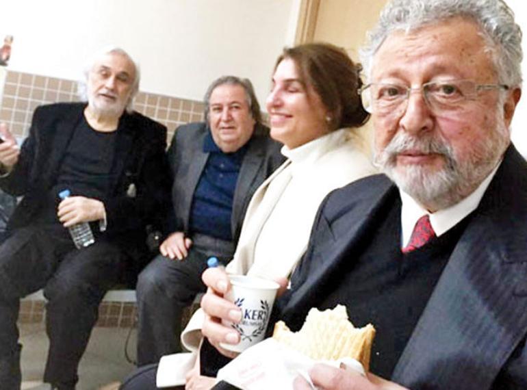 Güzel günler her zaman gelecekte...Efsane Şener Şen ve yeni neslin yıldızı Mert Fırat