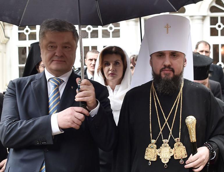 Ukrainian Orthodox Church gets ‘tomos of autocephaly’ at historic ceremony in Istanbul