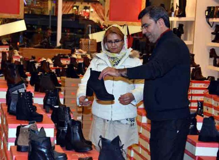 Shop owners in eastern Van province learn Persian to welcome Iranian tourists