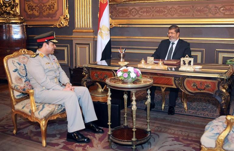Egypts Morsi buried east of Cairo amid tight security