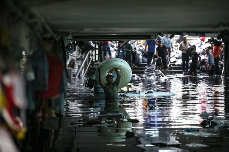 Heavy rain hits Istanbul, kills one