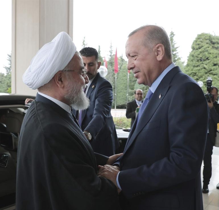 Turkish, Russian leaders hold bilateral meeting