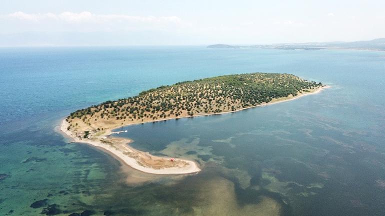 Two Turkish Aegean islands put up for sale