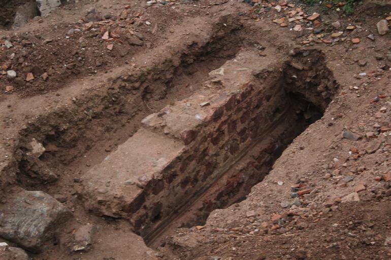 Construction halted after workers find ancient ruins