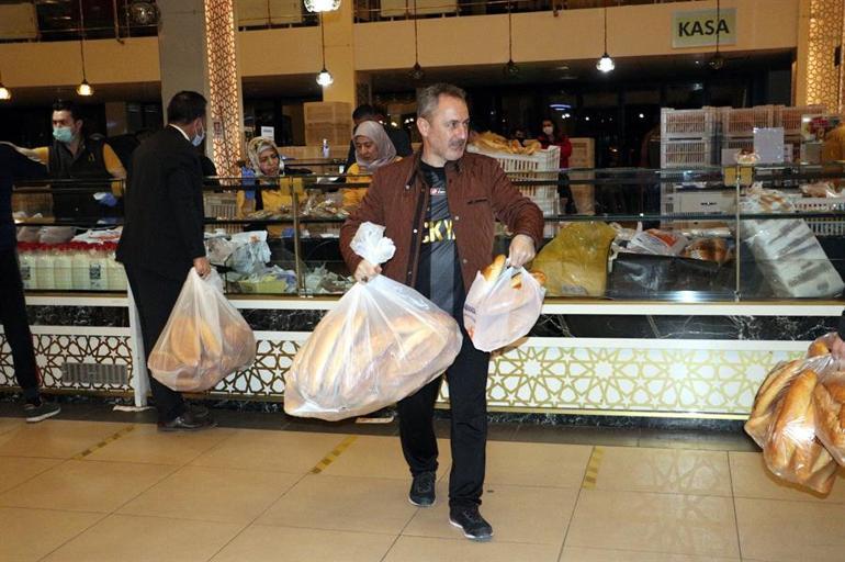 People flock to stores, bakeries before lockdown