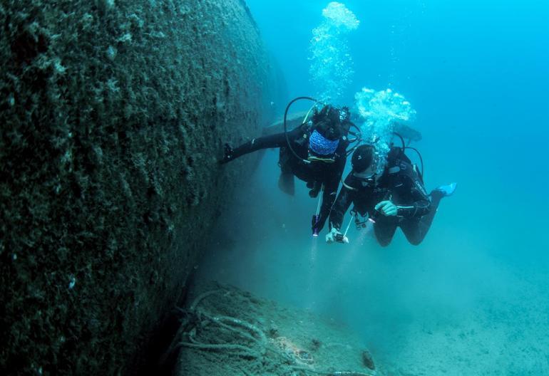 World’s biggest submerged plane in Turkey awaits divers