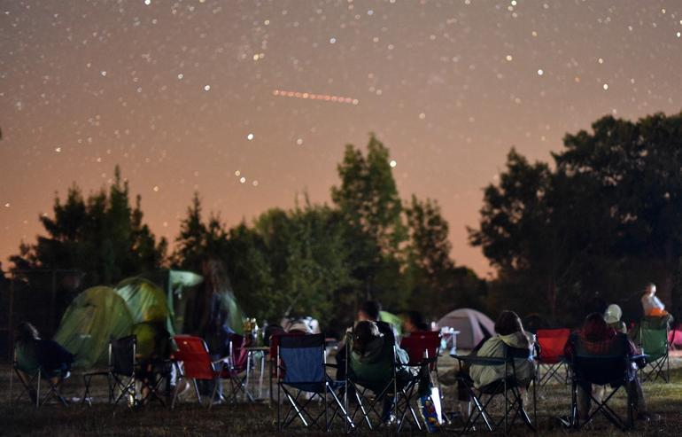 Meteor shower thrills sky watchers across Anatolia