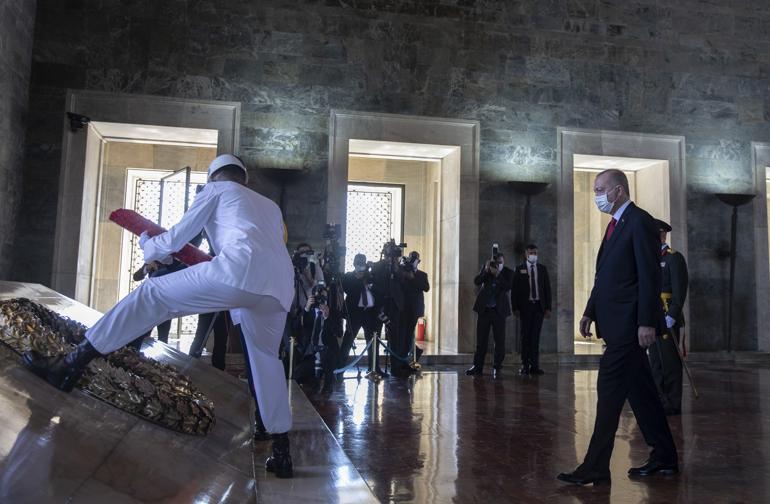 Statespersons, politicians mark Victory Day amid COVID-19 outbreak