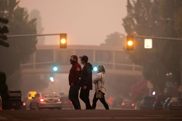 Evacuate now: Wildfires grow in Oregon as 500K flee