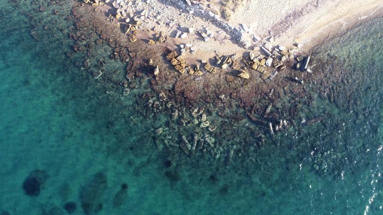 Granite columns, heart-shaped pink lake in ancient city attract tourists