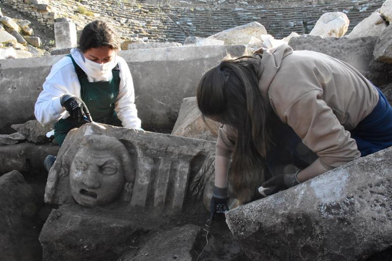 Mythological masks unearthed in ancient theater of Strakonikeia