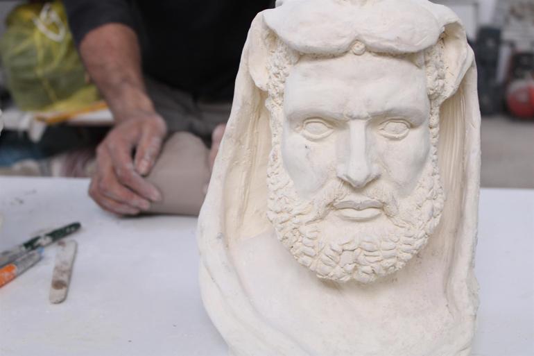 Statues of South Korea’s huge aquarium made in Turkey