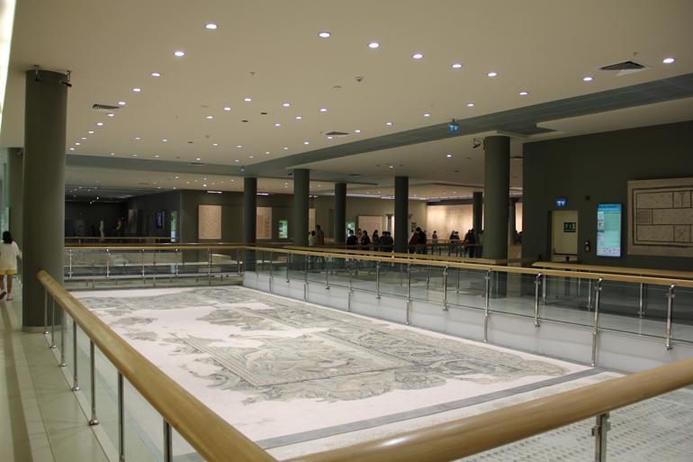 Local tourists rush to Hatay Archaeology Museum
