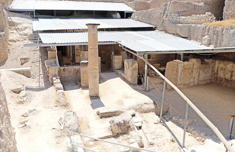 Rock chambers unearthed in Zeugma