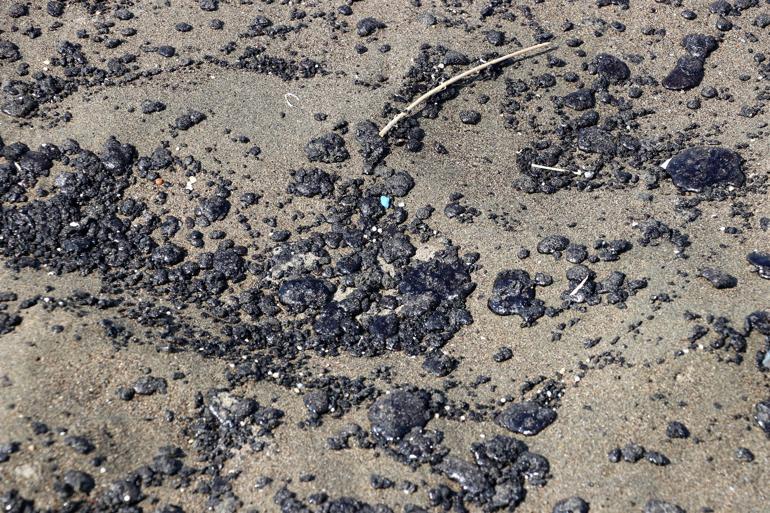 Part of oil spill reaches Turkey’s south coast