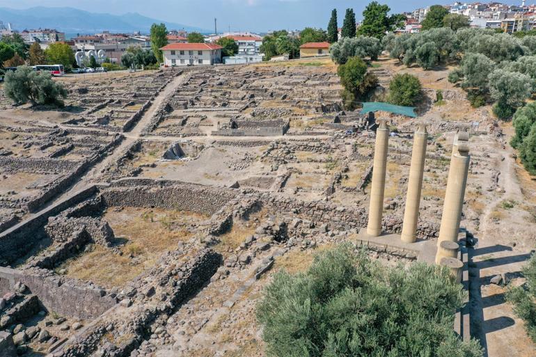 Scientists search for traces of attacks that destroyed Smyrna