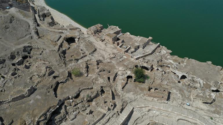 Tombstones found in Hasankeyf unique