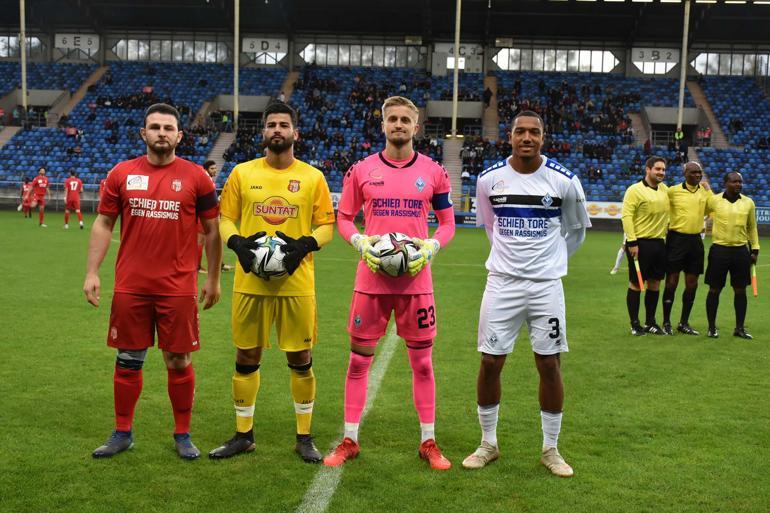 Irkçılığa üç gol