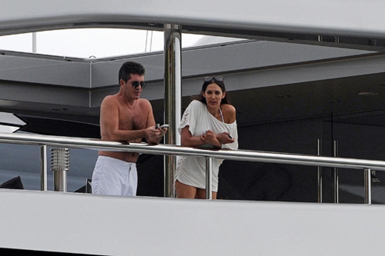 Lüks hayatı dillere destan: Büyük servetinden köpeklere 20 milyon bırakacak