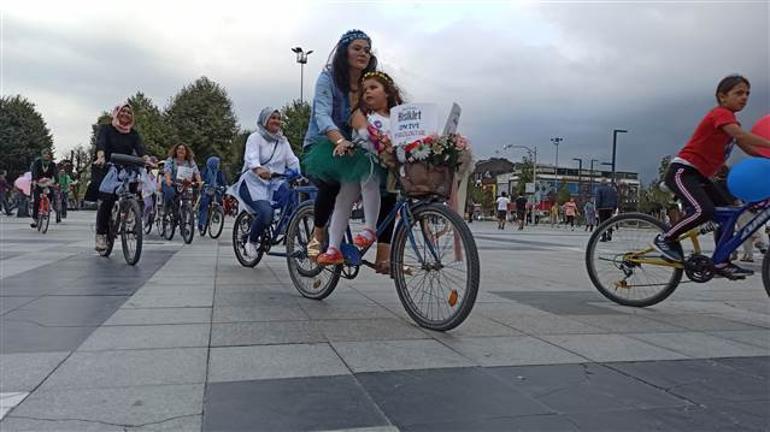 Süslü Kadınlar Bisiklet Turu, renkli görüntülere sahne oldu