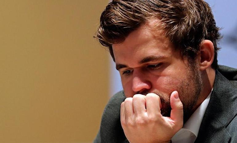 Satranç şampiyonu Igors Rausis'in hile yaptığı ortaya çıktı
