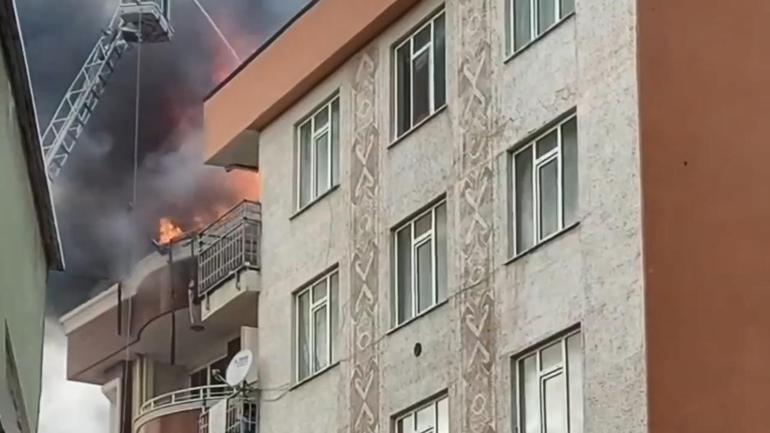Son dakika... Üsküdar’da çatı yangını