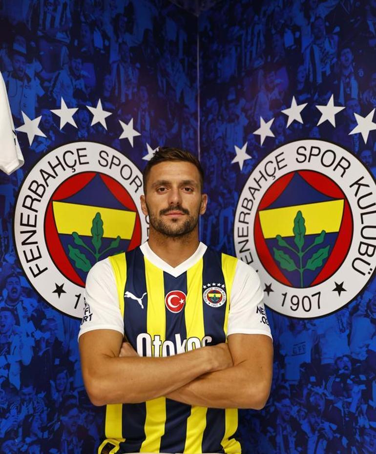 Tadic assina contrato com o Fenerbahçe