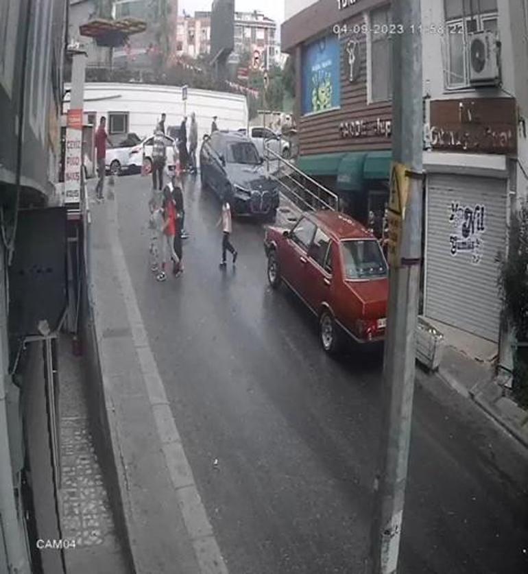 İstanbulda akılalmaz olay Dükkanındaki yağı sokağa boşaltıp ortalığı birbirine kattı