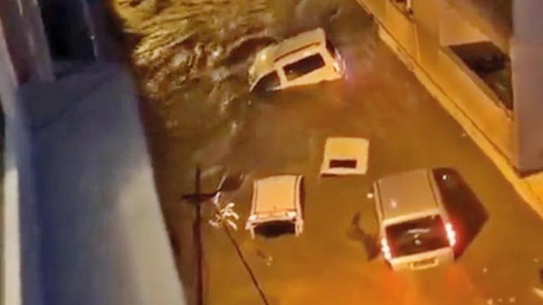 İstanbulda sel sonrası acı manzara: Her şey bitti, mahvolduk