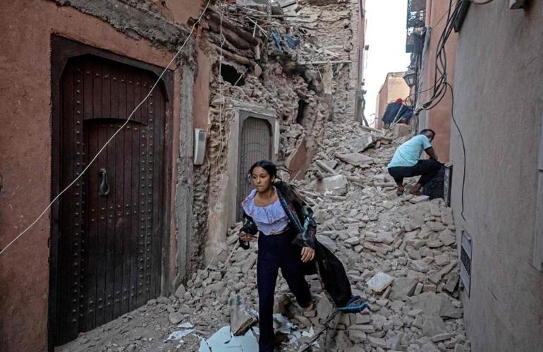 Fasta 7.2 büyüklüğünde deprem: Çok sayıda can kaybı
