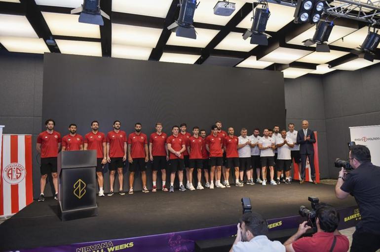Antalya, basketbolda Ayos Spor ile yeniden temsil ediliyor
