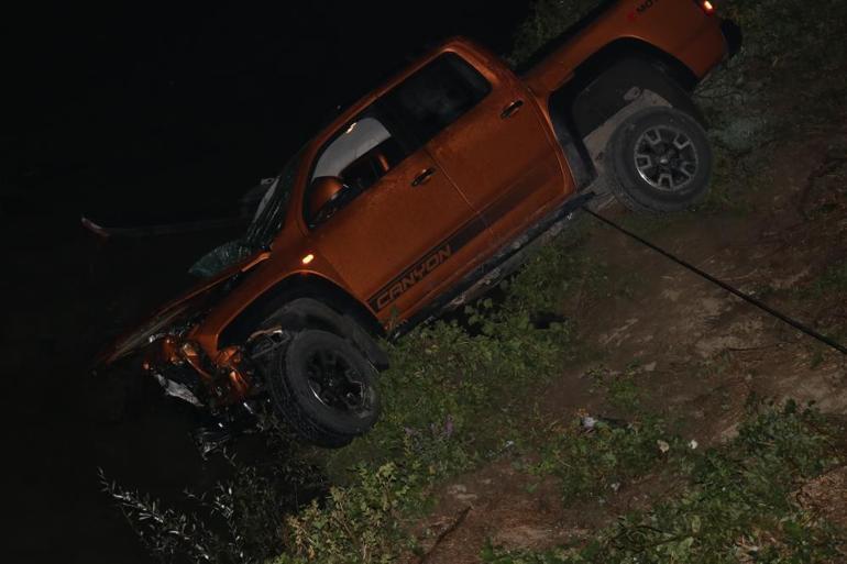 Bolu’da feci kaza Pikapla dereye uçtular: 1 ölü, 3 yaralı