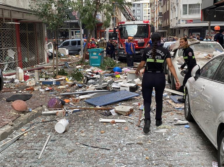 İstanbulda bir binada patlama: 3 can kaybı, 3 yaralı Sokak savaş alanına döndü
