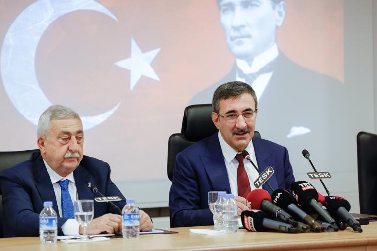 Cumhurbaşkanı Yardımcısı Cevdet Yılmazdan fiyat istikrarı mesajı