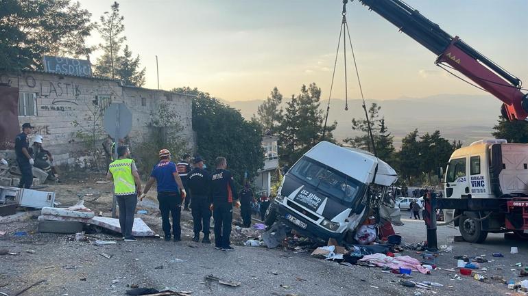 Gaziantepte katliam gibi kaza Freni patlayan kamyon 3 araca çarptı: 5 can kaybı, 17 yaralı